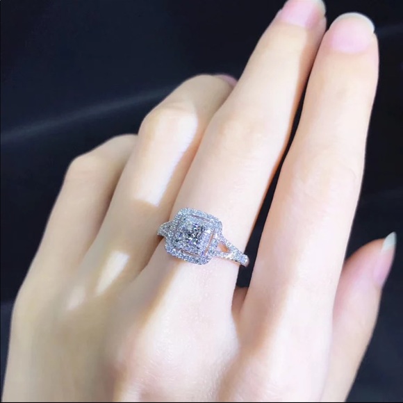 New 925 Silver Diamond Engagement Ring - Picture 4 of 4